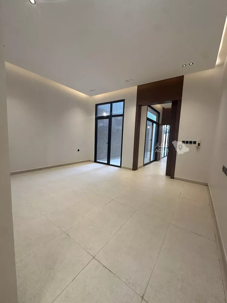 Floor for Sale in Riyadh Al Janadriyah 6