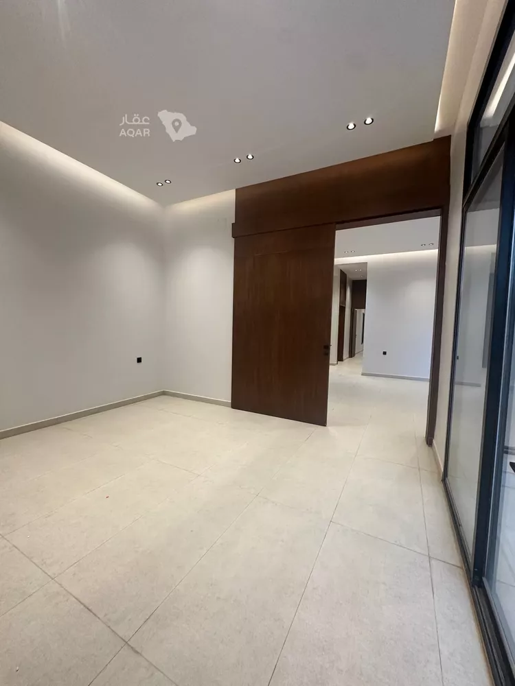 Floor for Sale in Riyadh Al Janadriyah 3