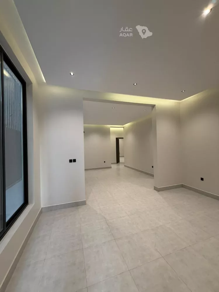 Floor for Sale in Riyadh Ar Rimal 8
