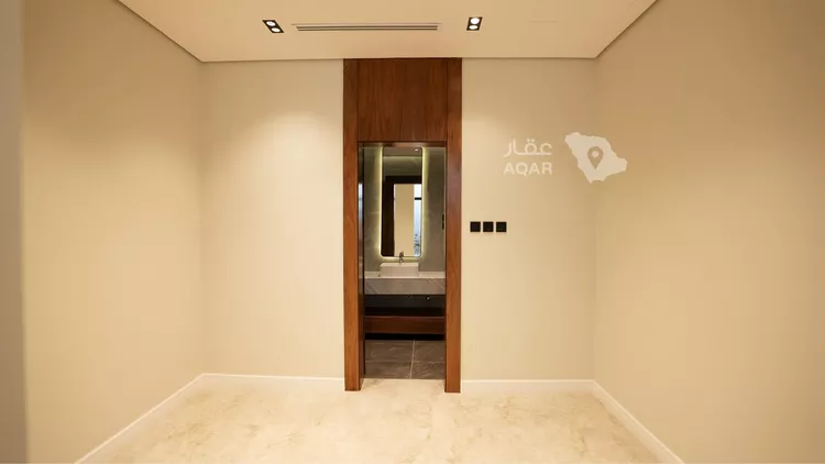Floor for Sale in Riyadh Al Arid 16