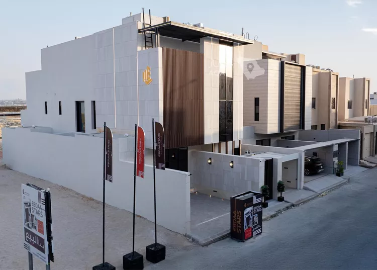 Floor for Sale in Riyadh Al Arid 8