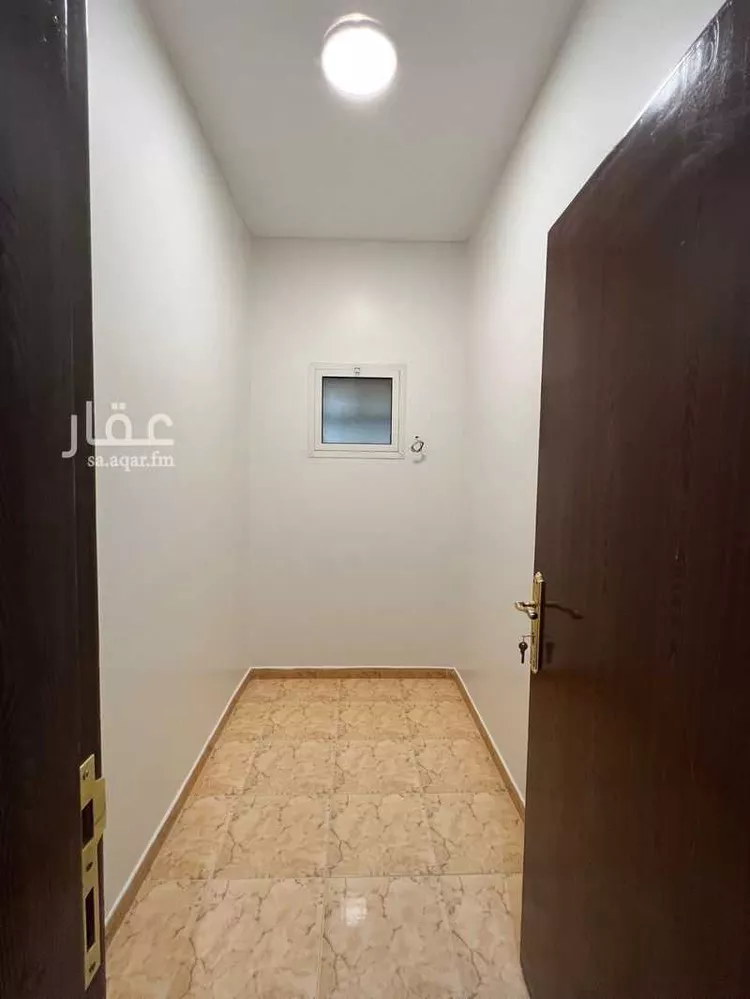 شقة للإيجار في شارع بنغازي, حي عرقة, مدينة الرياض, منطقة الرياض 8