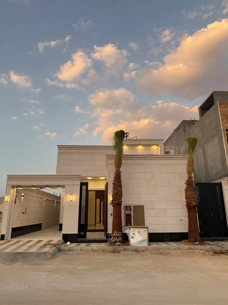 Floor for Sale in Riyadh Dahiat Namar 8