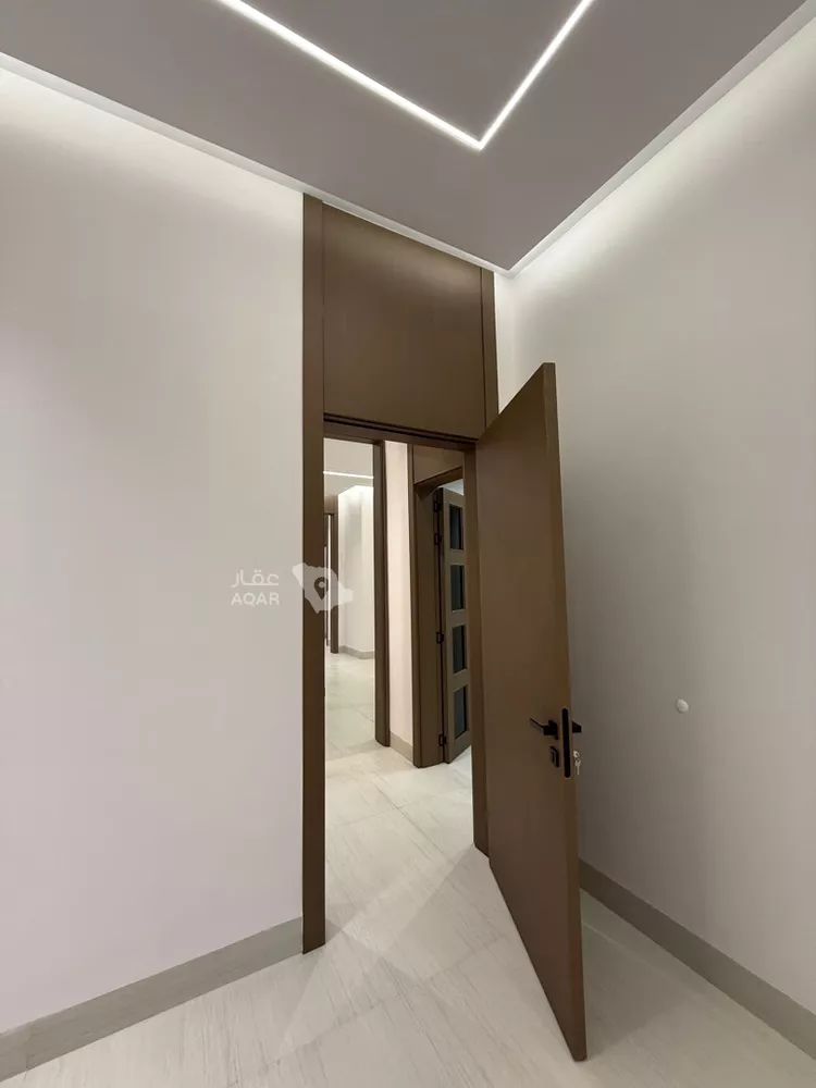 Floor for Sale in Riyadh Dahiat Namar 21