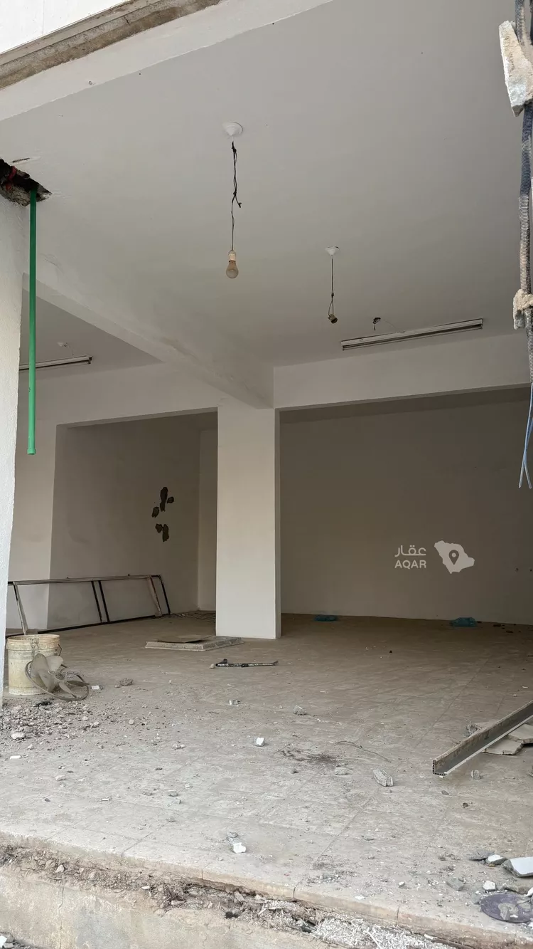 Shop for Rent in Riyadh Al Uraija Al Wusta 3