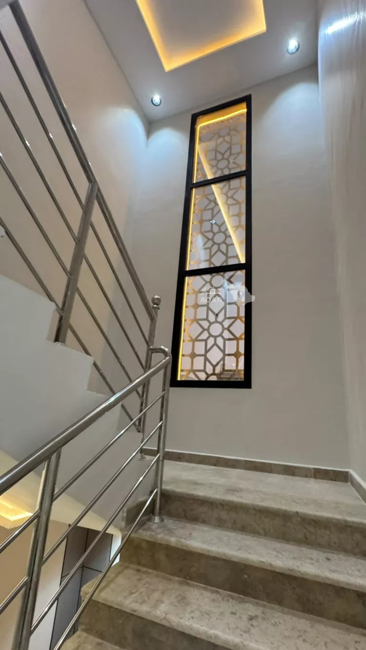 Floor for Sale in Riyadh Dirab 6