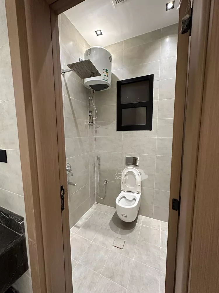 Floor for Sale in Riyadh Dirab 10
