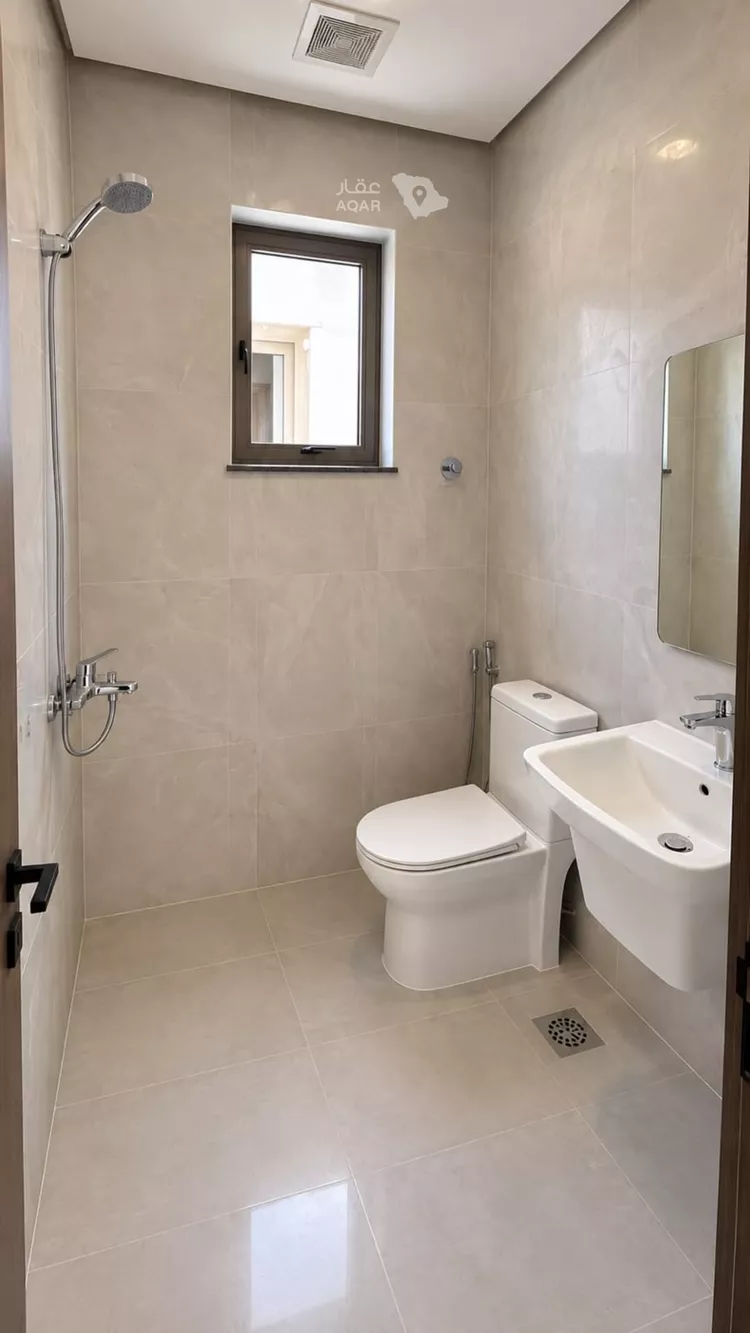 عمارة للإيجار في شارع تبوك, حي الثقبة, مدينة الخبر, المنطقة الشرقية 7