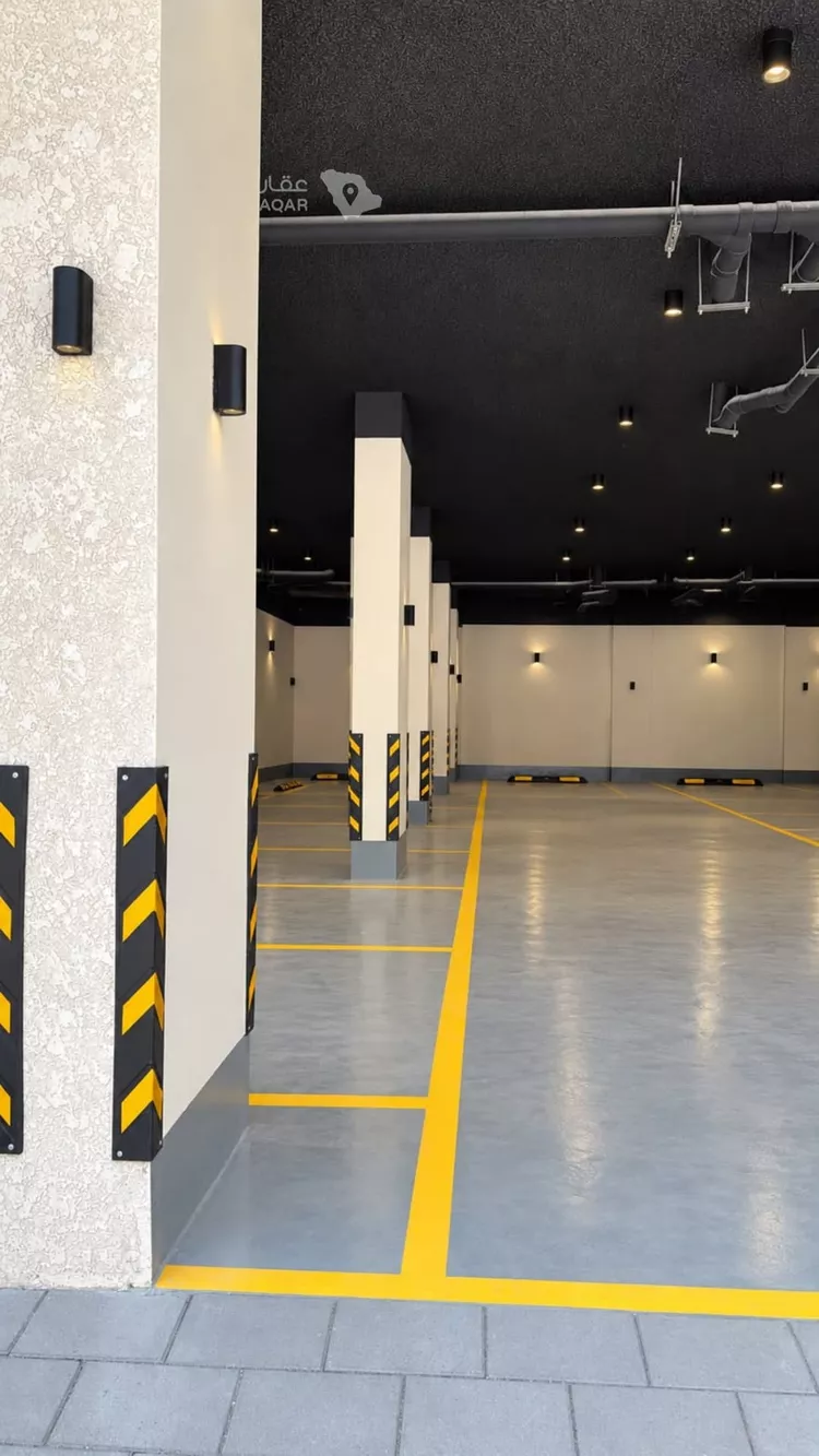 عمارة للإيجار في شارع تبوك, حي الثقبة, مدينة الخبر, المنطقة الشرقية 3