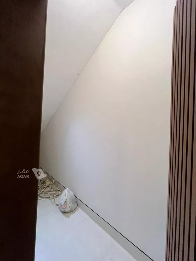 فيلا للبيع في شارع محمد بن أبي بكر القيم, حي المهدية, مدينة الرياض, منطقة الرياض صورة 4