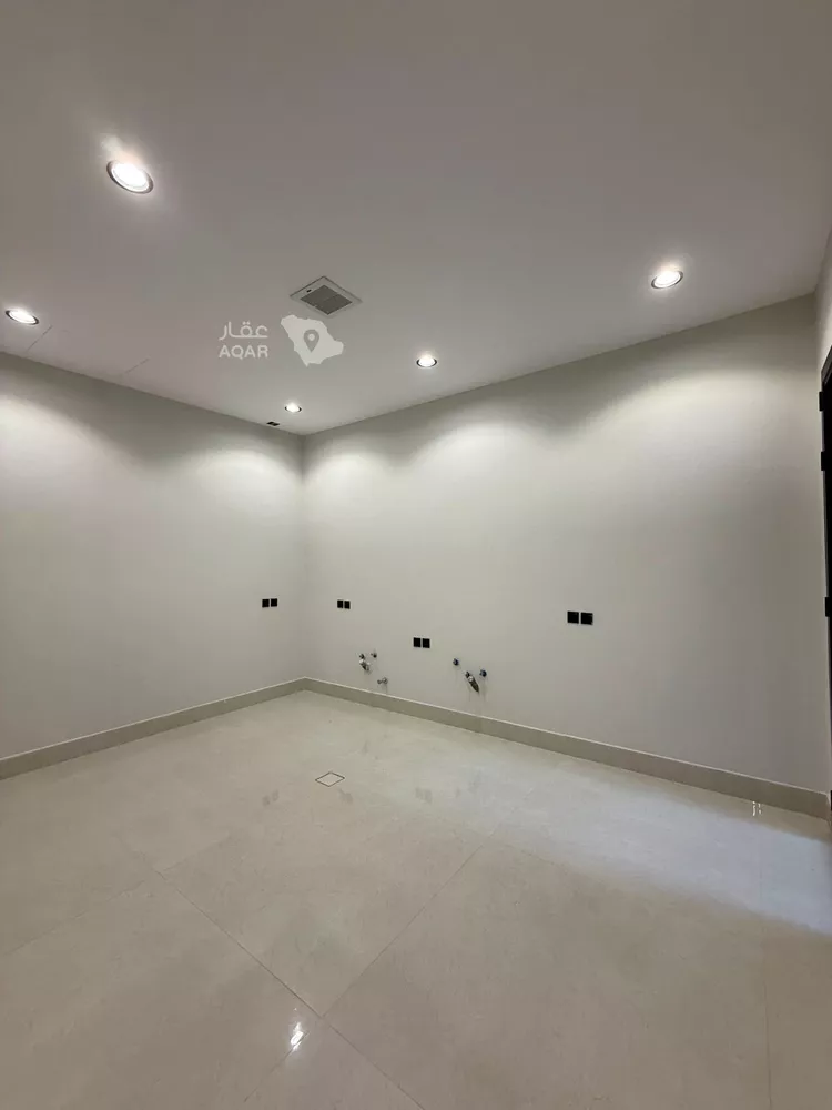 Villa for Sale in Riyadh Al Mahdiyah 11