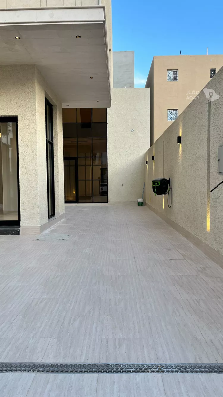 Villa for Sale in Riyadh Al Mahdiyah 11