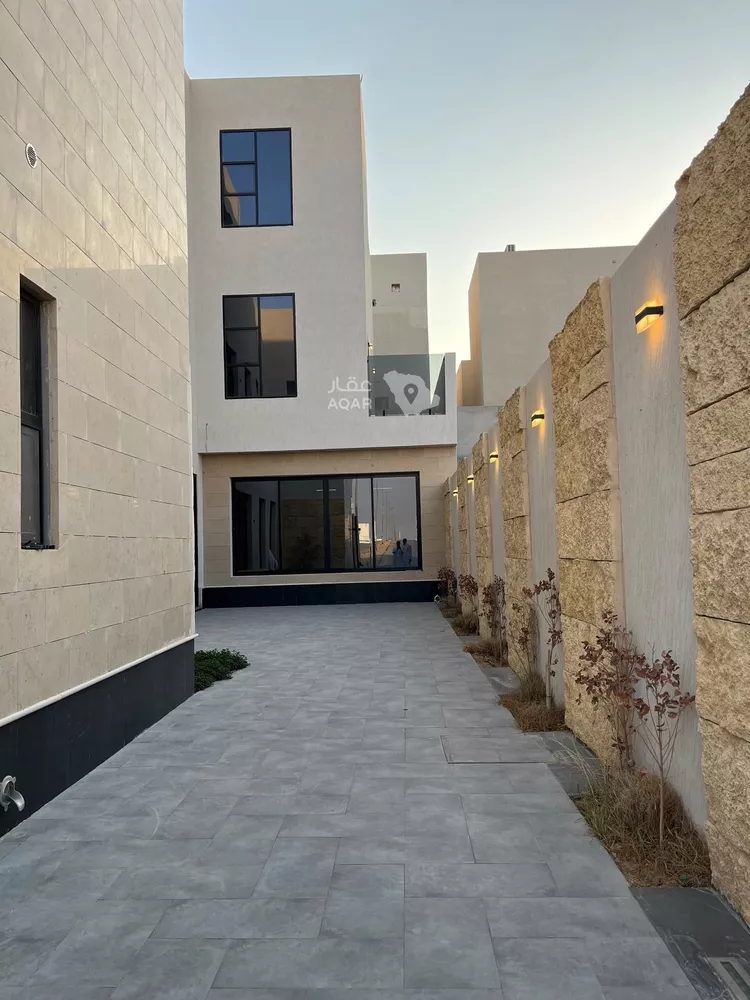 Villa for Sale in Riyadh Al Mahdiyah 3