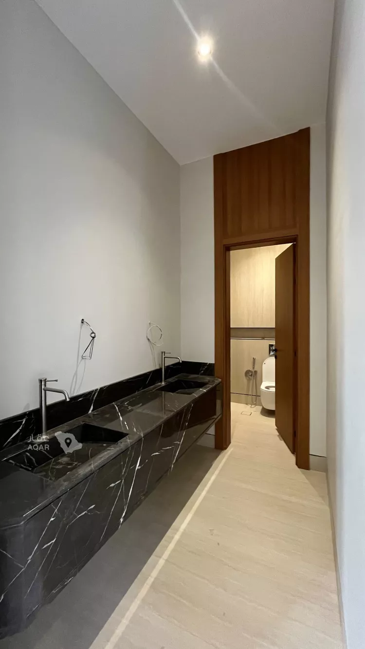 Villa for Sale in Riyadh Al Mahdiyah 10
