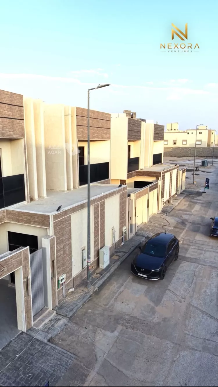 فيلا للبيع في شارع عمرو بن عبد الله المرادي, حي الجامعة, مدينة الخرج, منطقة الرياض