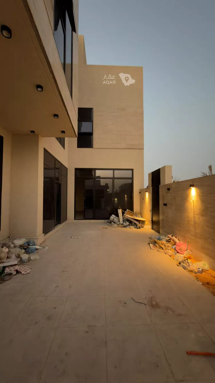 فيلا للبيع في شارع عبداللطيف بن المبارك, حي المهدية, مدينة الرياض, منطقة الرياض 5