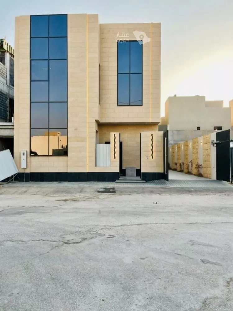 فيلا للبيع في شارع أبي الحسن الأسفرائيني, حي المهدية, مدينة الرياض, منطقة الرياض 1 صورة