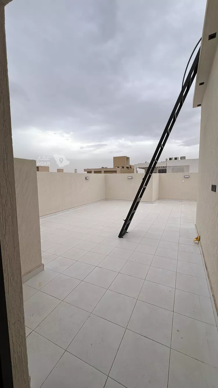 فيلا للبيع في شارع فؤاد سزكين, حي المهدية, مدينة الرياض, منطقة الرياض 18