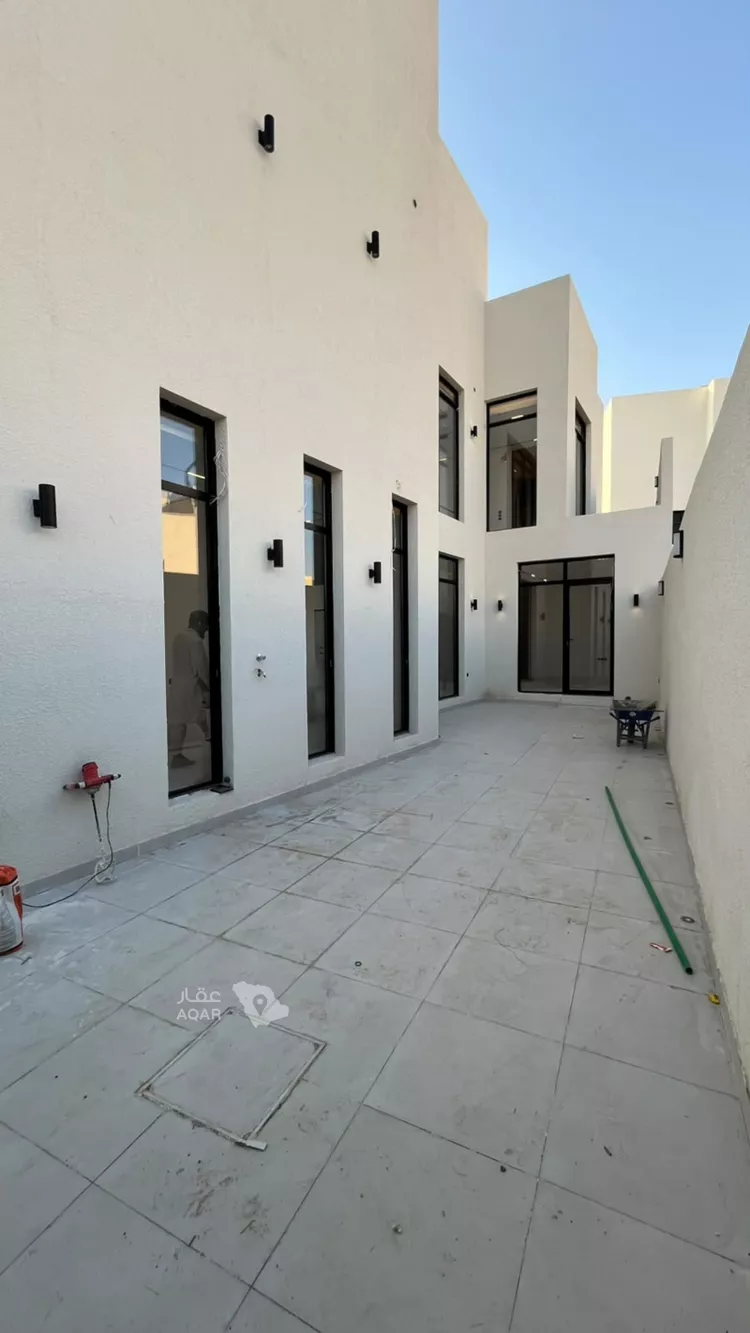 Villa for Sale in Riyadh Al Mahdiyah 3