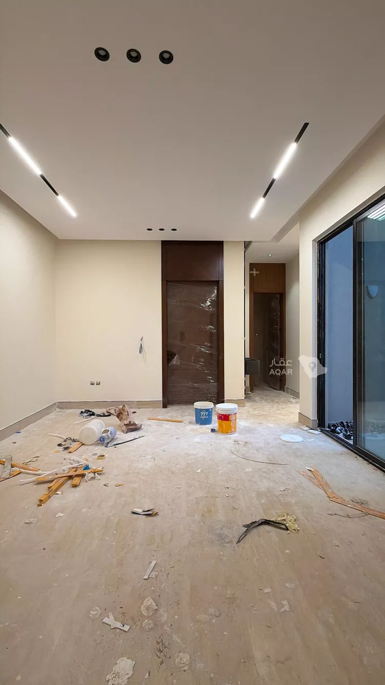 فيلا للبيع في شارع عبداللطيف بن المبارك, حي المهدية, مدينة الرياض, منطقة الرياض 5