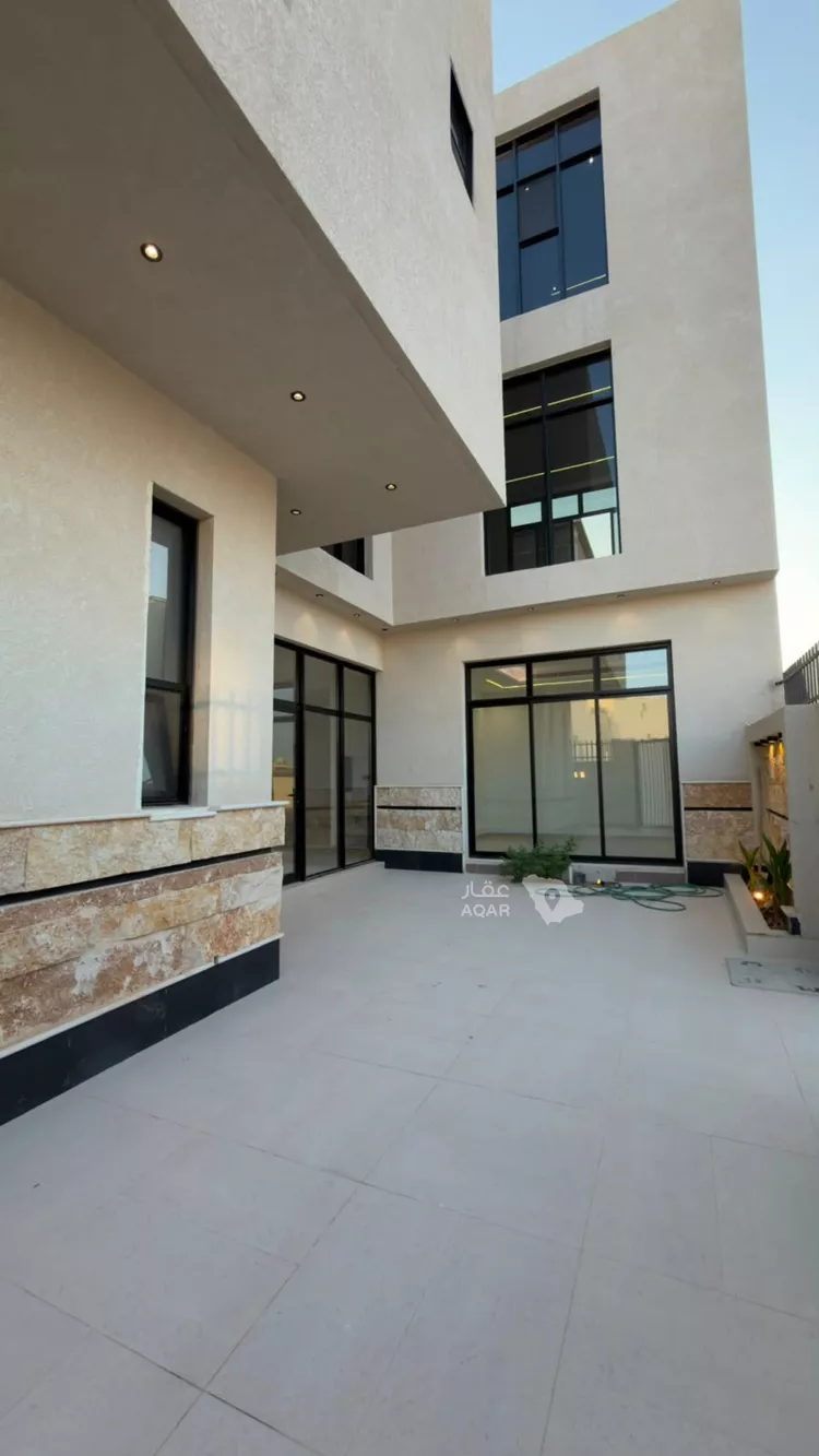 Villa for Sale in Riyadh Al Mahdiyah 17