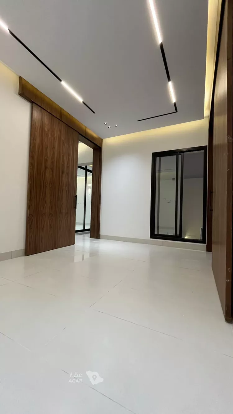 فيلا للبيع في شارع عبداللطيف بن المبارك, حي المهدية, مدينة الرياض, منطقة الرياض 8