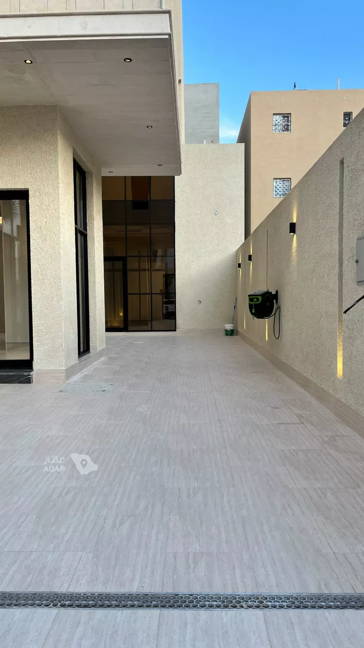 Villa for Sale in Riyadh Al Mahdiyah 3