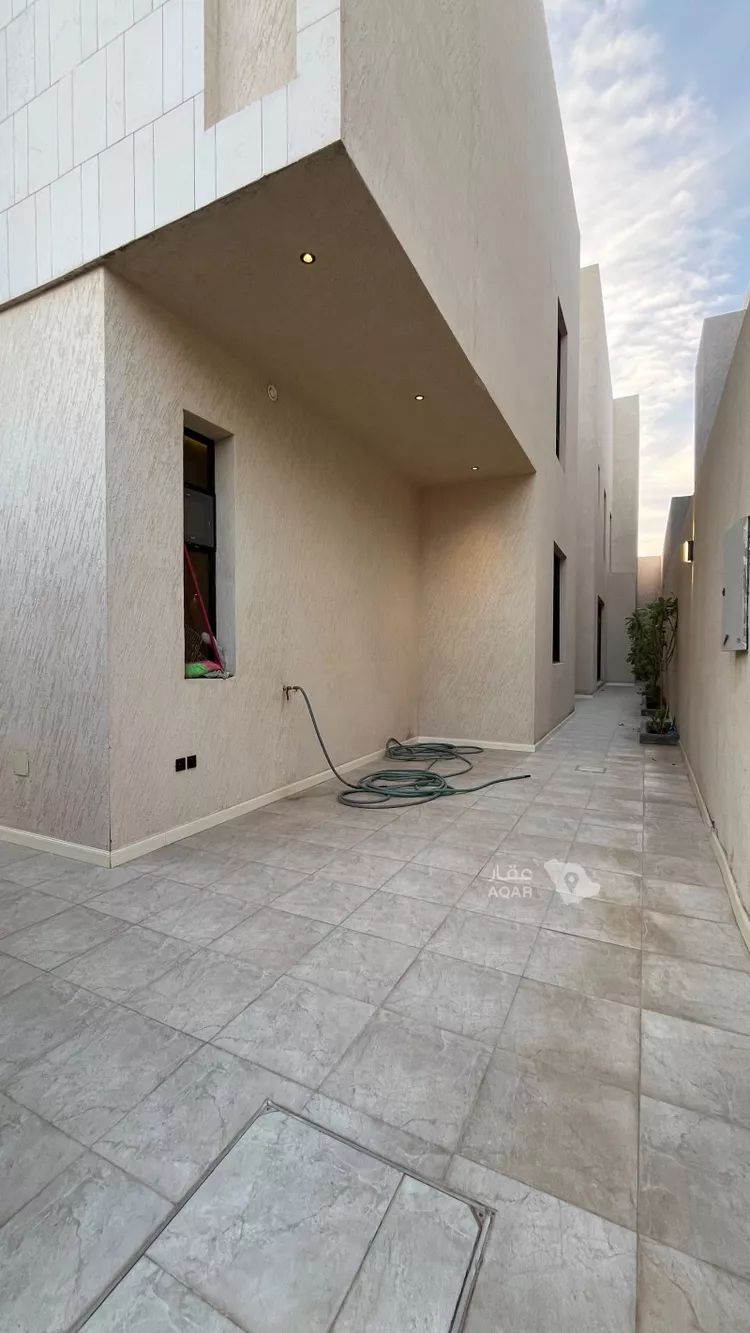 Villa for Sale in Riyadh Al Mahdiyah 3