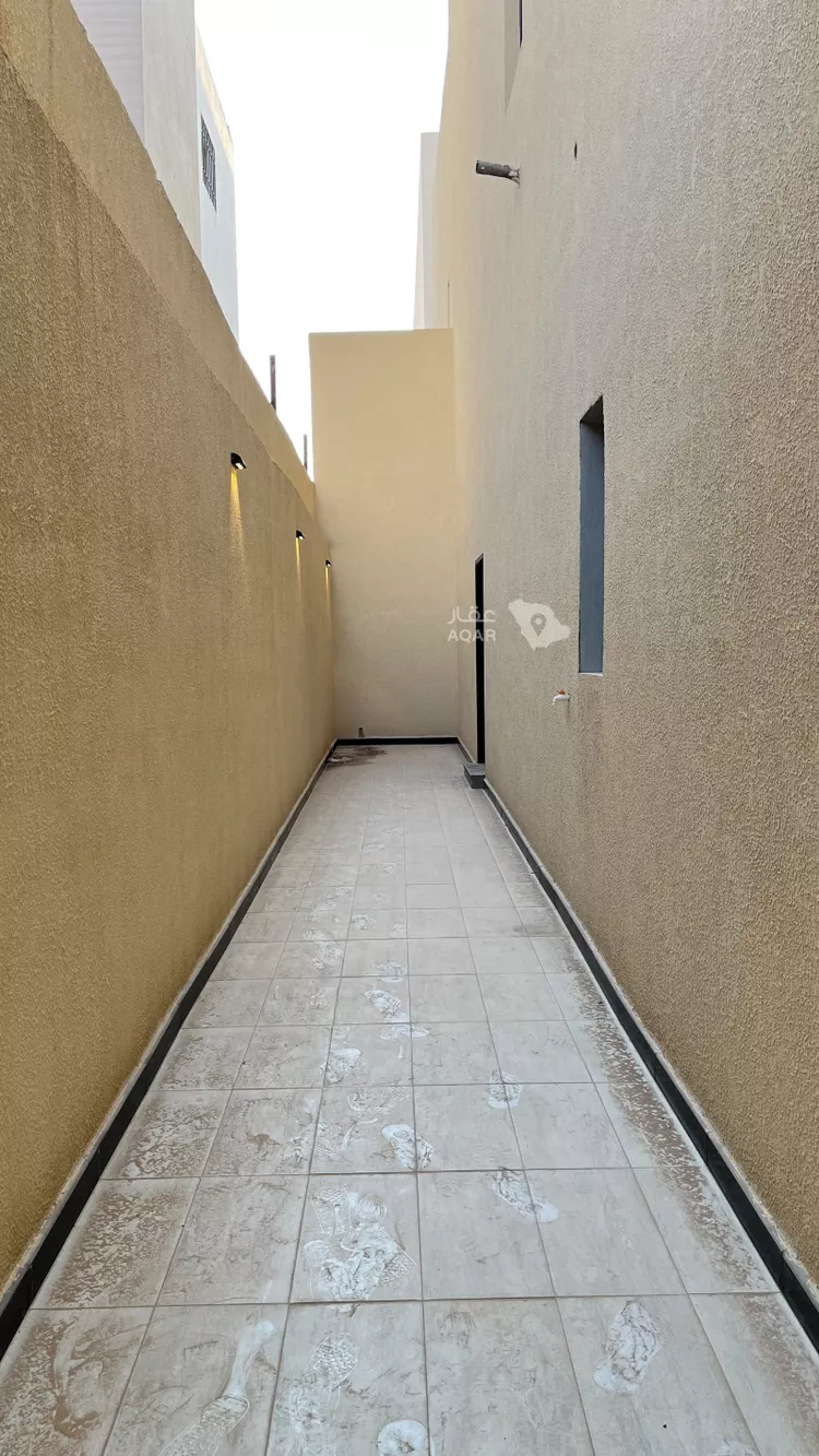 Villa for Sale in Riyadh Dhahrat Laban 21