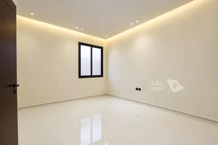 Floor for Sale in Riyadh Okaz 7
