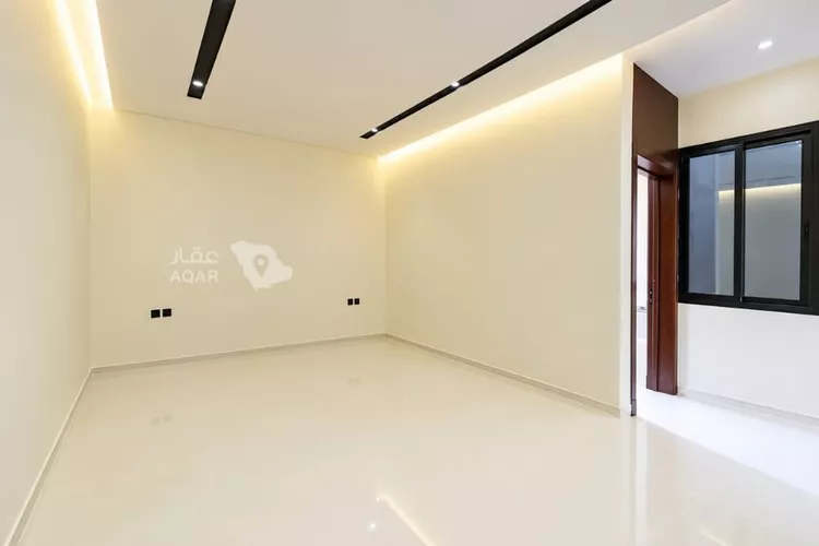 Floor for Sale in Riyadh Okaz 8