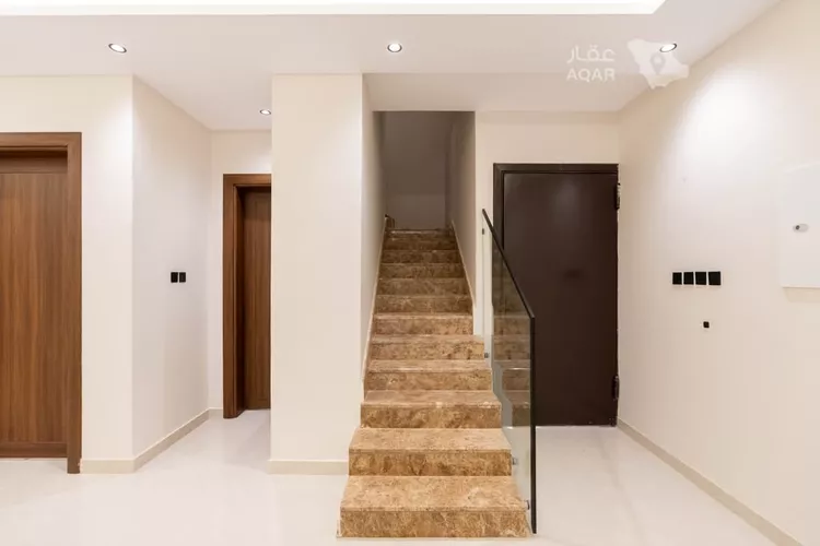 فيلا للبيع في شارع ابو سعيد النقاش, حي العوالي, مدينة الرياض, منطقة الرياض 8
