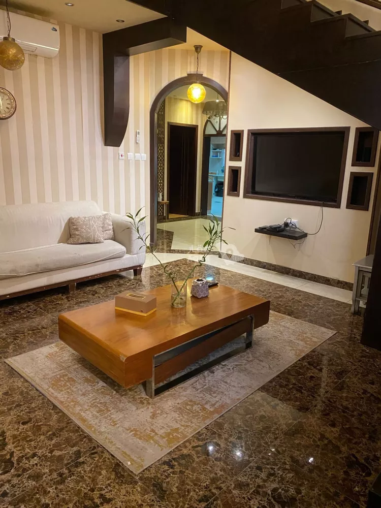 Villa for Sale in Dhahran Al Jame'ah 8