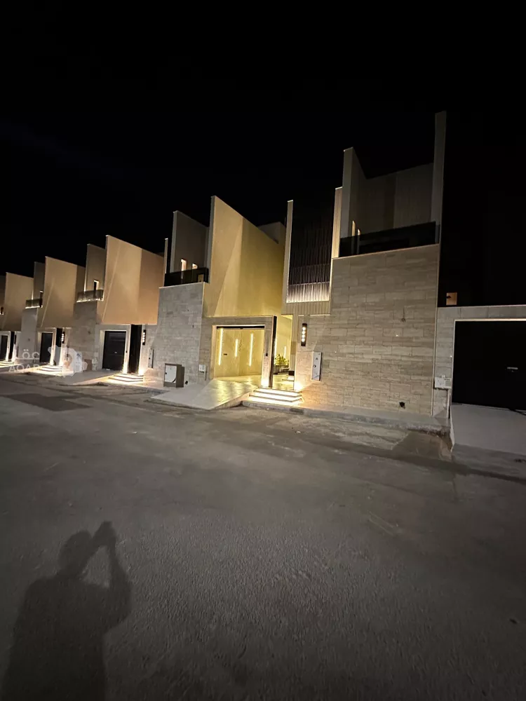 Villa for Sale in Unayzah Al Wafaa