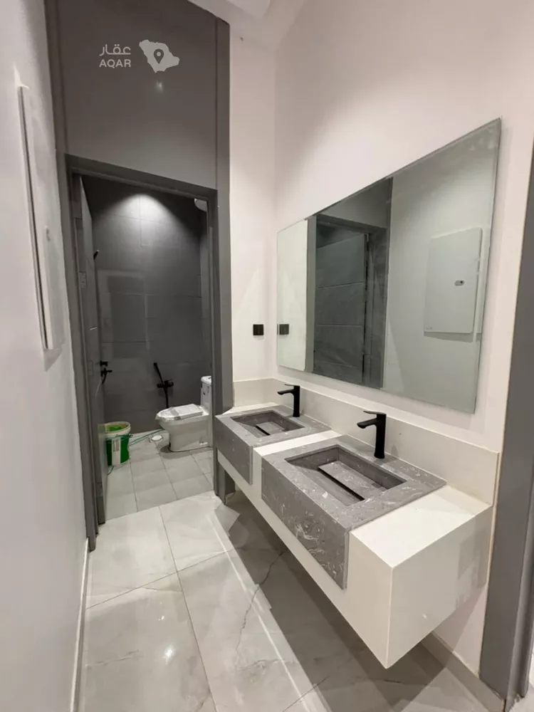 Floor for Sale in Riyadh Ishbiliyah 9