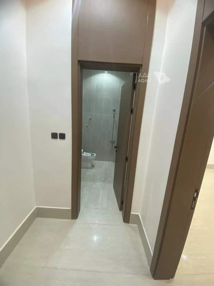 دور للبيع في شارع حاجب بن بريدة, حي المعيزيلة, مدينة الرياض, منطقة الرياض 7