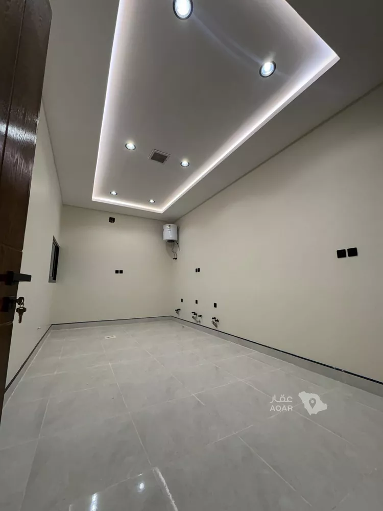 Floor for Sale in Riyadh Al Janadriyah 6