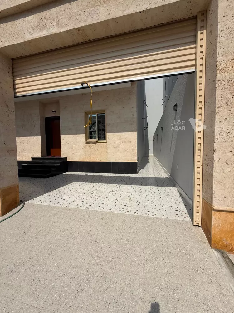 فيلا للبيع في شارع ريحانة بنت زيد, حي الصالحية, مدينة جدة, منطقة مكة المكرمة 2