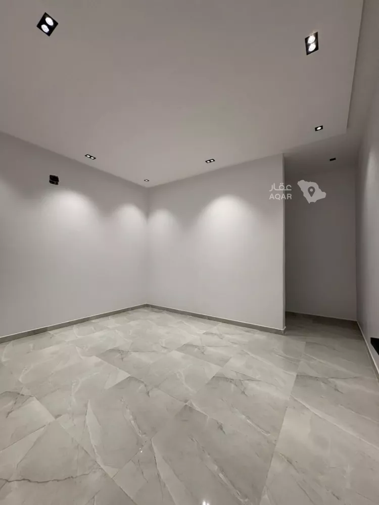 Floor for Sale in Riyadh Ishbiliyah 3