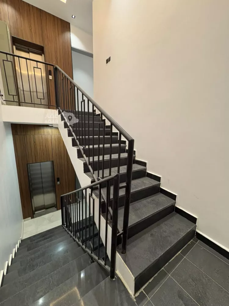 دور للبيع في شارع رقم 101, حي الندوة, مدينة الرياض, منطقة الرياض صورة 3