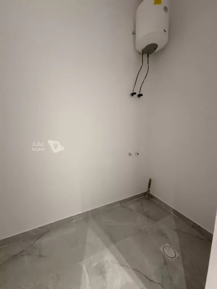 Floor for Sale in Riyadh Ishbiliyah 12