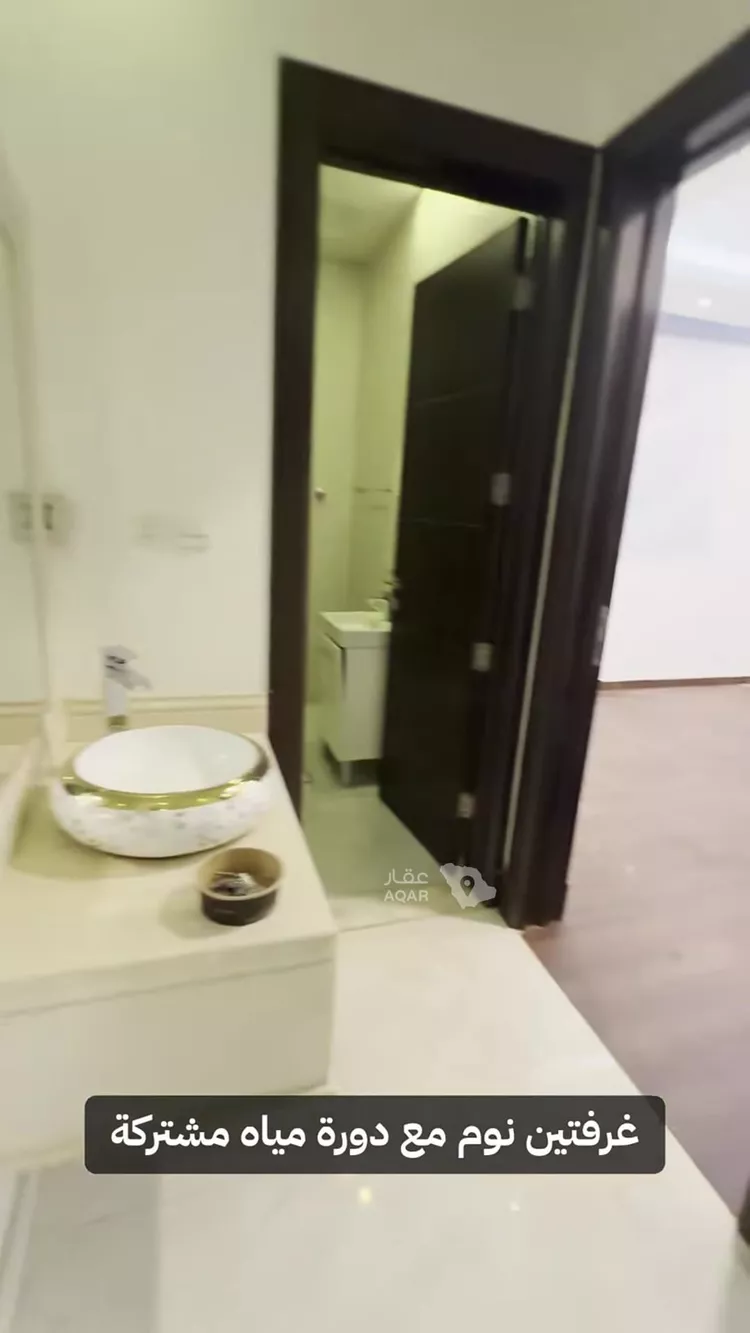 Floor for Rent in Riyadh Al Malqa 6