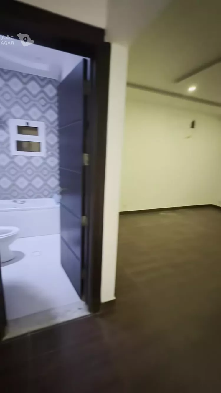 Floor for Rent in Riyadh Al Malqa 5