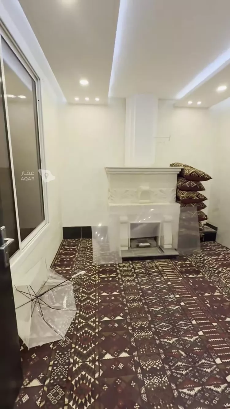 Floor for Rent in Riyadh Al Malqa 2