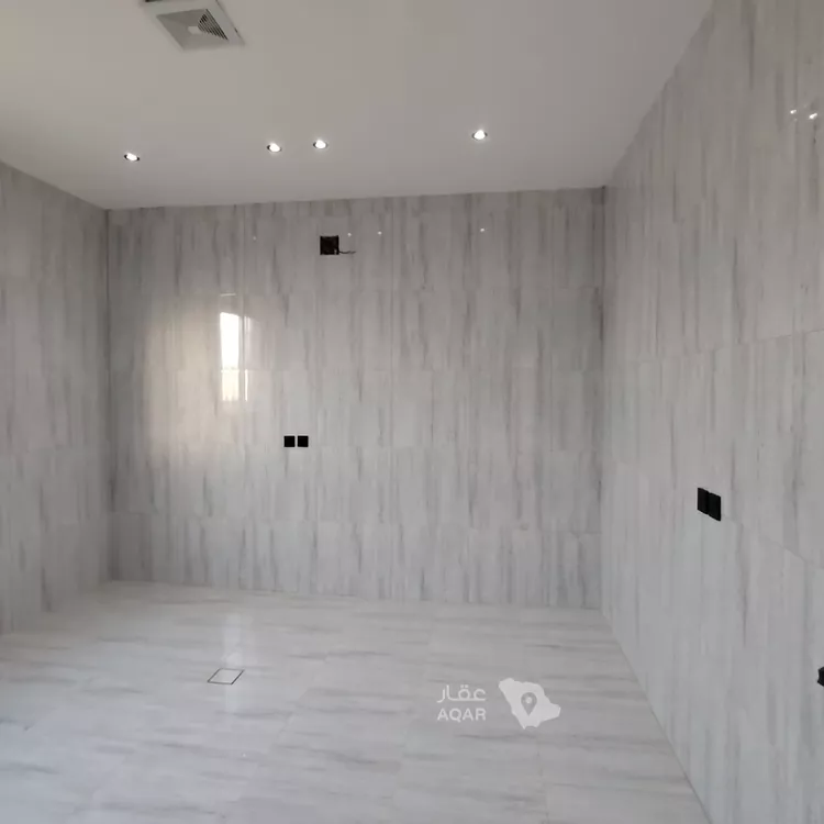 Villa for Sale in Riyadh Tuwaiq 7