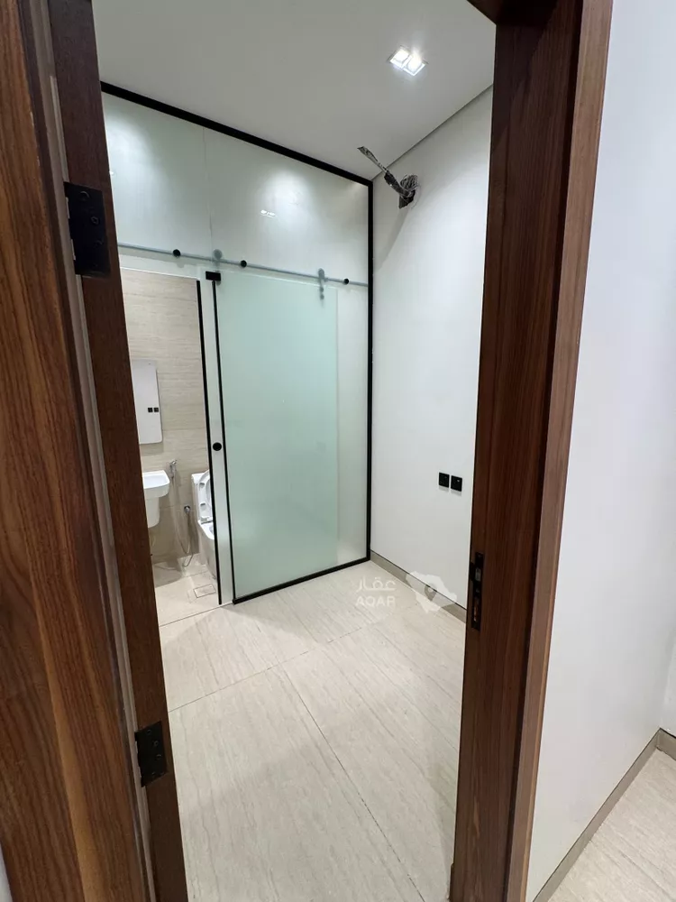 Floor for Rent in Riyadh Al Olaya 8