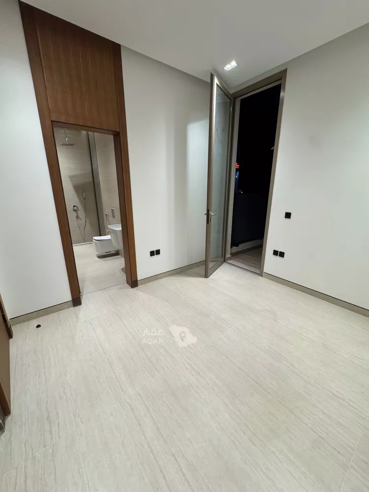 Floor for Rent in Riyadh Al Olaya 7