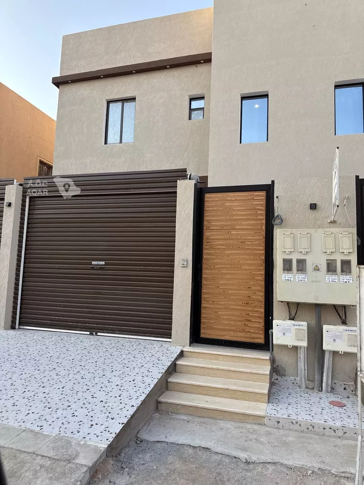 شقة للإيجار في شارع 2083600, حي الملك خالد, مدينة عنيزة, منطقة القصيم