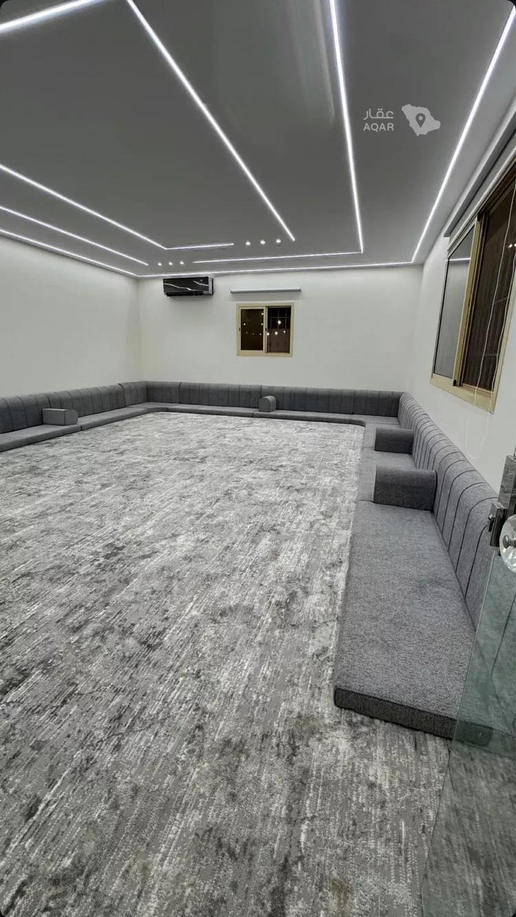 Rest House for Sale in Buraydah Khub Al Qasba 4