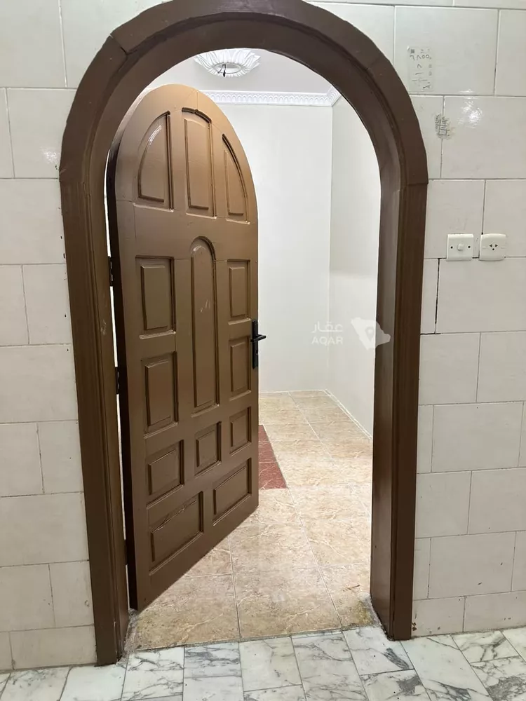 شقة للإيجار في شارع زيد بن أسيد بن حارثة ، حي الشوقية ، مكة ، منطقة مكة المكرمة